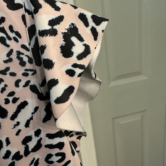 Eloquii Flutter Sleeve Animal Print Top 20 - Picture 4 of 4